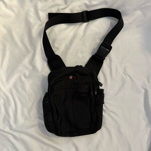 Like New Vintage Victorinox Swiss Army Nylon Shoulder Bag